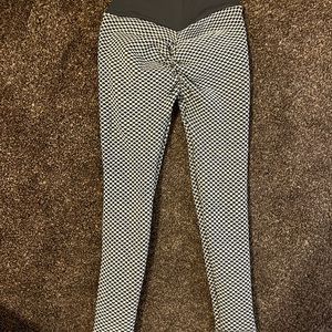 Scrunch butt leggings mesh print
